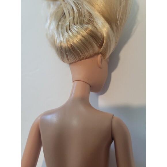 Super Star Barbie Doll Mattel 2009 Lot of 2 Dolls Nude - FLAWS - Picture 9 of 14